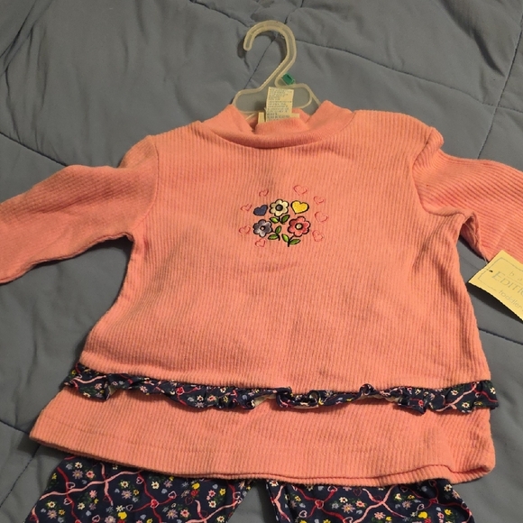 Basic Editions Pink Ribbed Top - Picture 6 of 9